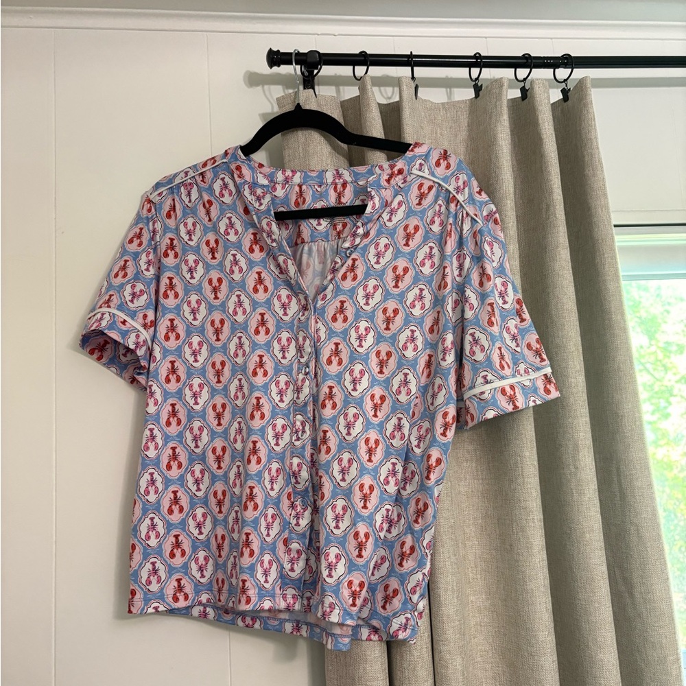 Cuddl Duds lobster Women's Blue and Red Button Down Shirt
